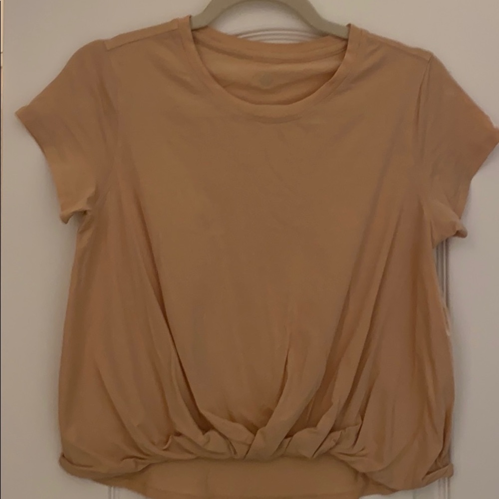 Lululemon cinched front EUC SIZE 6 tee